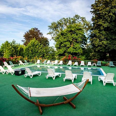 Hotel Marion Poiana Dumbraveni  Екстериор снимка