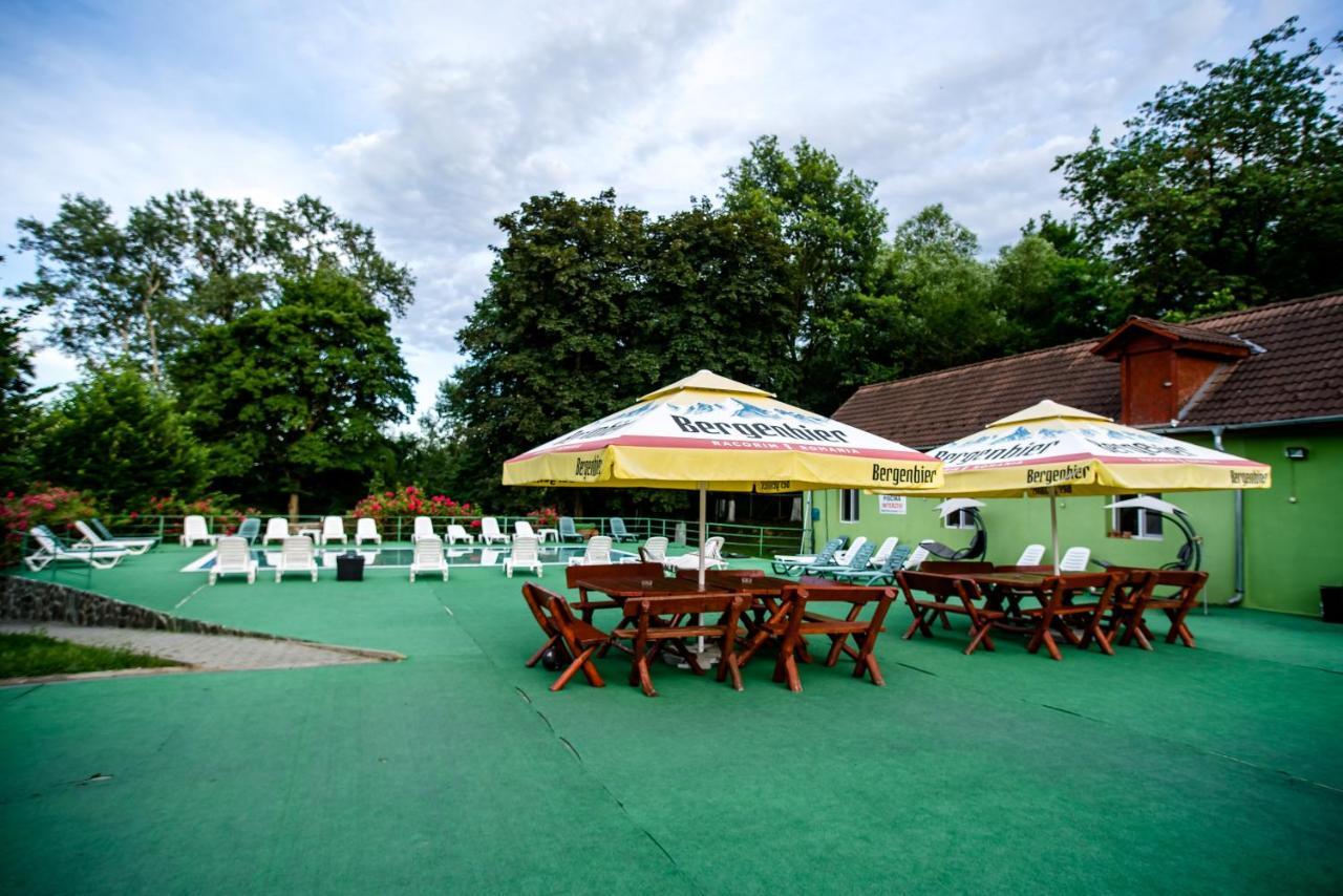 Hotel Marion Poiana Dumbraveni  Екстериор снимка